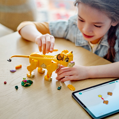 LEGO® Disney™ Simba the Lion King Cub - Đồ Chơi Lắp Ráp Mô Hình Vua Sư Tử LEGO 43243 - Góc nhìn khác 3