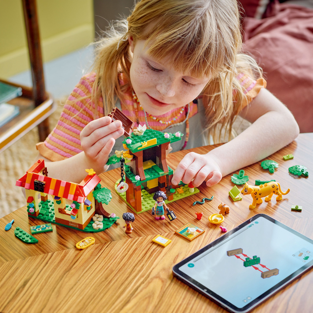 LEGO® Disney™ Antonio’s Animal Sanctuary - Đồ chơi lắp ráp Khu bảo tồn động vật (43251) - Góc nhìn khác 3