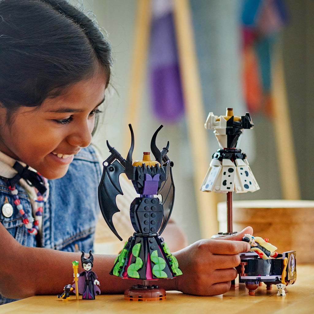LEGO® Disney™ Villains Maleficent’s and Cruella De Vil’s Dresses - Bộ Lắp Ráp Váy Phản Diện Disney - LEGO 43262 - Góc nhìn khác 3