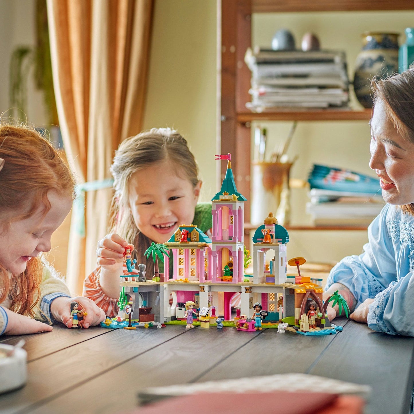 LEGO® Disney™ Princess Castle & Royal Pets - Đồ Chơi Lắp Ráp Lâu Đài Công Chúa Disney - LEGO 43267 - Góc nhìn khác 3
