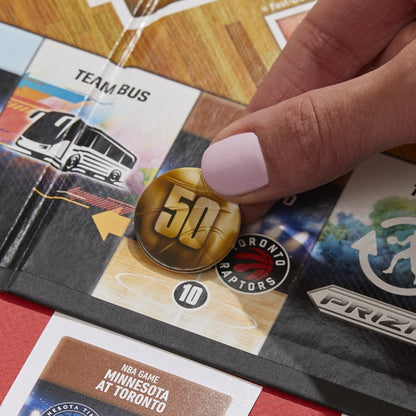 Monopoly Prizm: Phiên bản NBA Board Game kèm Thẻ bài Panini NBA