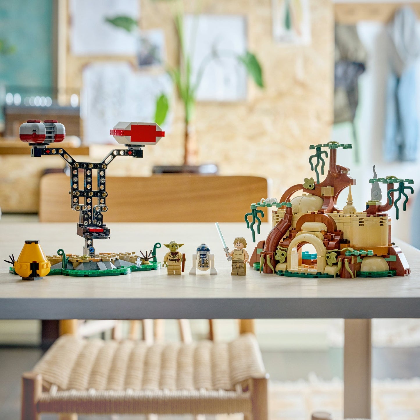LEGO® Star Wars™ SMART Play™: Yoda’s Hut and Jedi Training