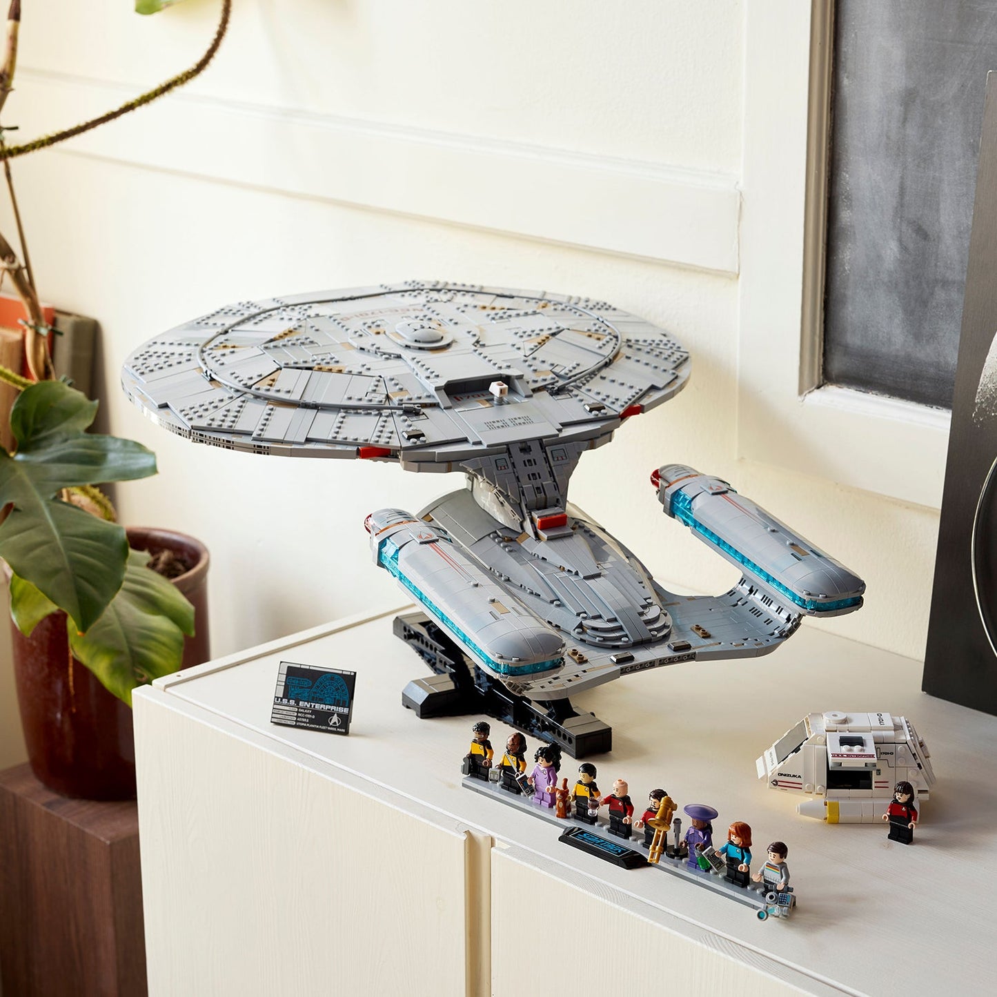 LEGO® Icons Star Trek: U.S.S. Enterprise NCC-1701-D™ - Đồ chơi lắp ráp mô hình tàu vũ trụ LEGO 10356 - Hình ảnh bổ sung 4