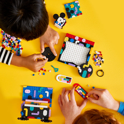 LEGO® DOTS™ Disney™ Mickey Mouse & Minnie Mouse Back-to-School Project Box - Bộ Dụng Cụ Học Tập Sáng Tạo LEGO 41964 - Góc nhìn khác 3