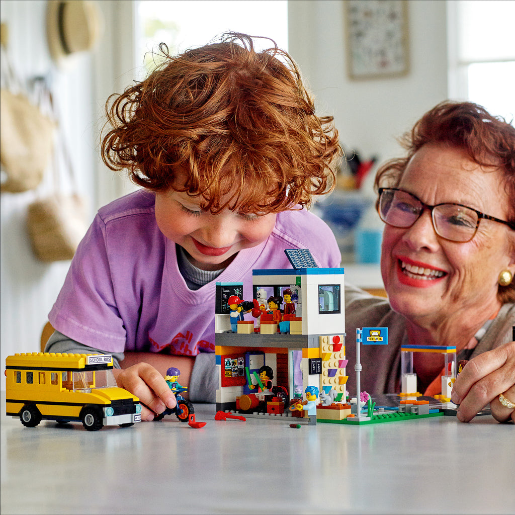 LEGO® City School Day - Bộ Đồ Chơi Lắp Ráp Trường Học 60329 - LEGO City - Hình ảnh bổ sung 4