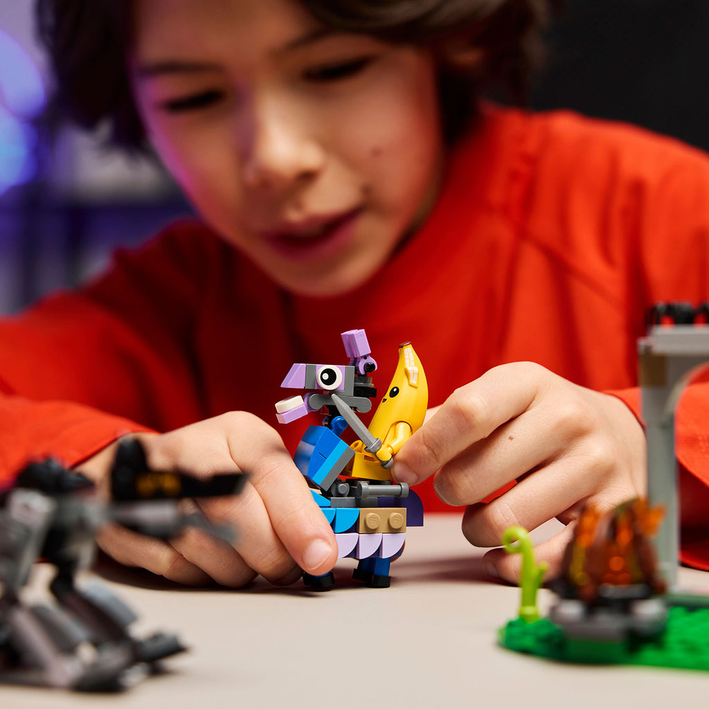 LEGO® Fortnite® Peely & Sparkplug’s Camp - Đồ Chơi Lắp Ráp Game Fortnite - LEGO 77075 - Hình ảnh bổ sung 5