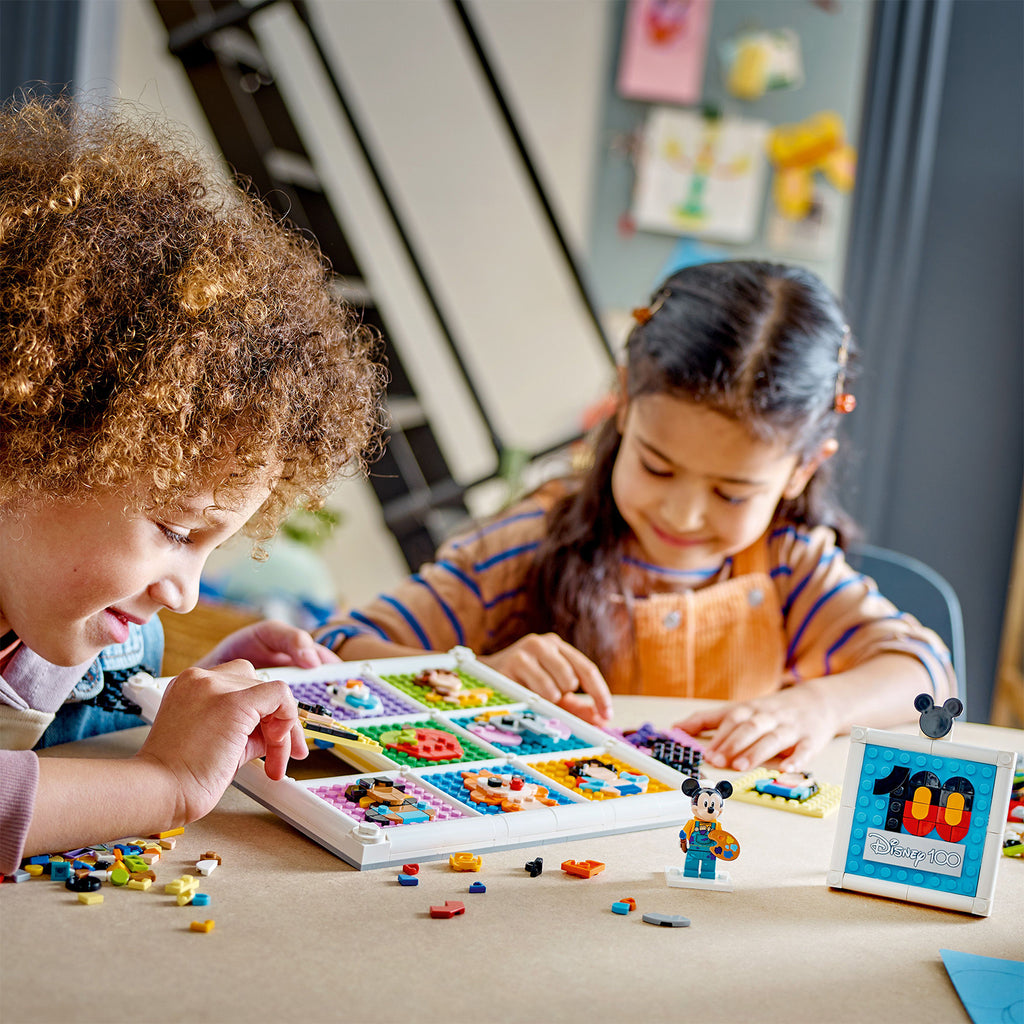 LEGO® Disney™ 100 Years of Disney Animation Bộ Lắp Ráp Tranh Treo Tường Nghệ Thuật LEGO 43221 - Góc nhìn khác 3