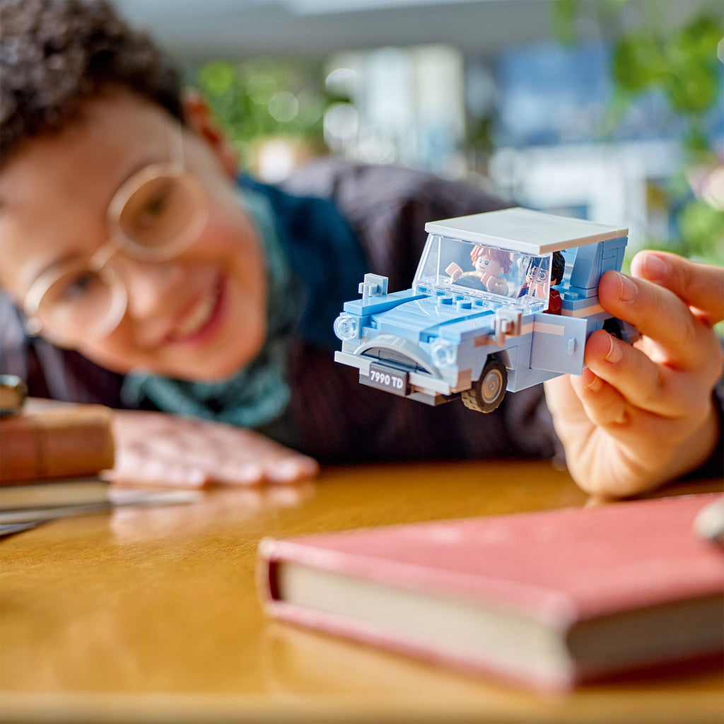 LEGO® Harry Potter™ Flying Ford Anglia™ - Mô hình xe bay Ford Anglia 76424 - Hình ảnh bổ sung 4