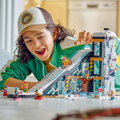 LEGO® City Ski and Climbing Center - Trung Tâm Trượt Tuyết và Leo Núi LEGO 60366 - Hình ảnh bổ sung 4