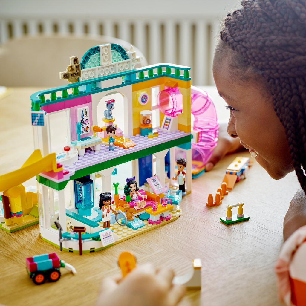 LEGO® Friends™ Pet Day-Care - Đồ Chơi Lắp Ráp Trung Tâm Chăm Sóc Thú Cưng - LEGO 41718 - Góc nhìn khác 3