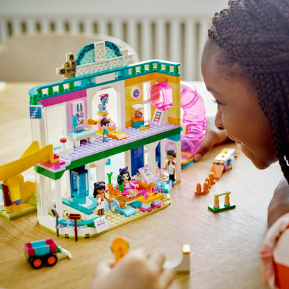 LEGO® Friends™ Pet Day-Care - Đồ Chơi Lắp Ráp Trung Tâm Chăm Sóc Thú Cưng - LEGO 41718 - Góc nhìn khác 3