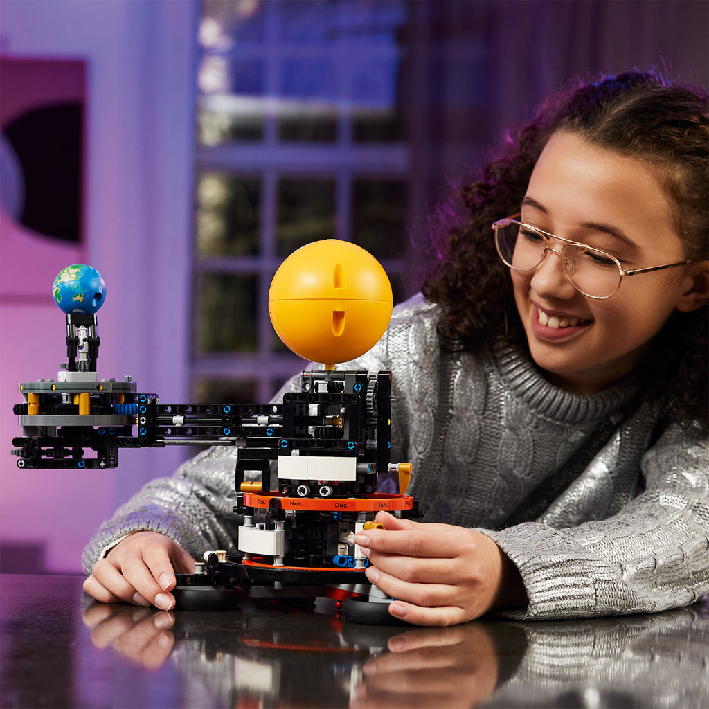 LEGO® Technic™ Planet Earth and Moon in Orbit - Mô Hình Hệ Mặt Trời Giáo Dục - LEGO 42179 - Hình ảnh bổ sung 5