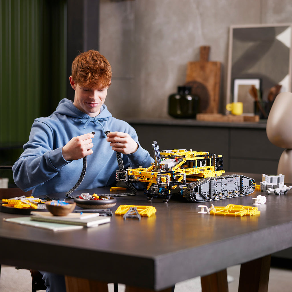 LEGO® TECHNIC™ Liebherr Crawler Crane LR 13000 Mô Hình Cần Cẩu Xích Khổng Lồ LEGO 42146 - Hình ảnh bổ sung 4