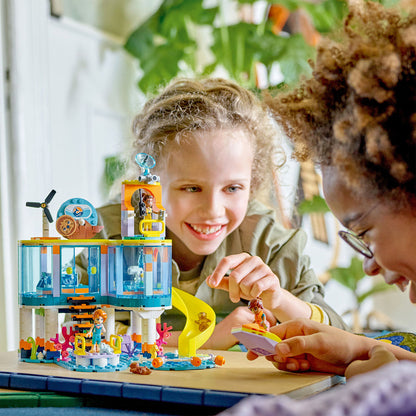 LEGO® Friends™ Sea Rescue Center - Đồ chơi lắp ráp Trung tâm Cứu hộ Biển - LEGO 41736 - Góc nhìn khác 3