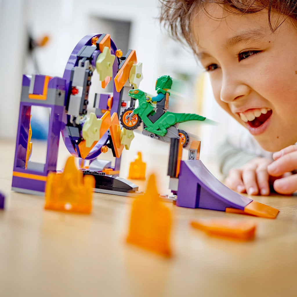 LEGO® City Dunk Stunt Ramp Challenge - Bộ Đồ Chơi Xe Mô Tô Nhảy Cầu Mạo Hiểm LEGO 60359 - Hình ảnh bổ sung 4