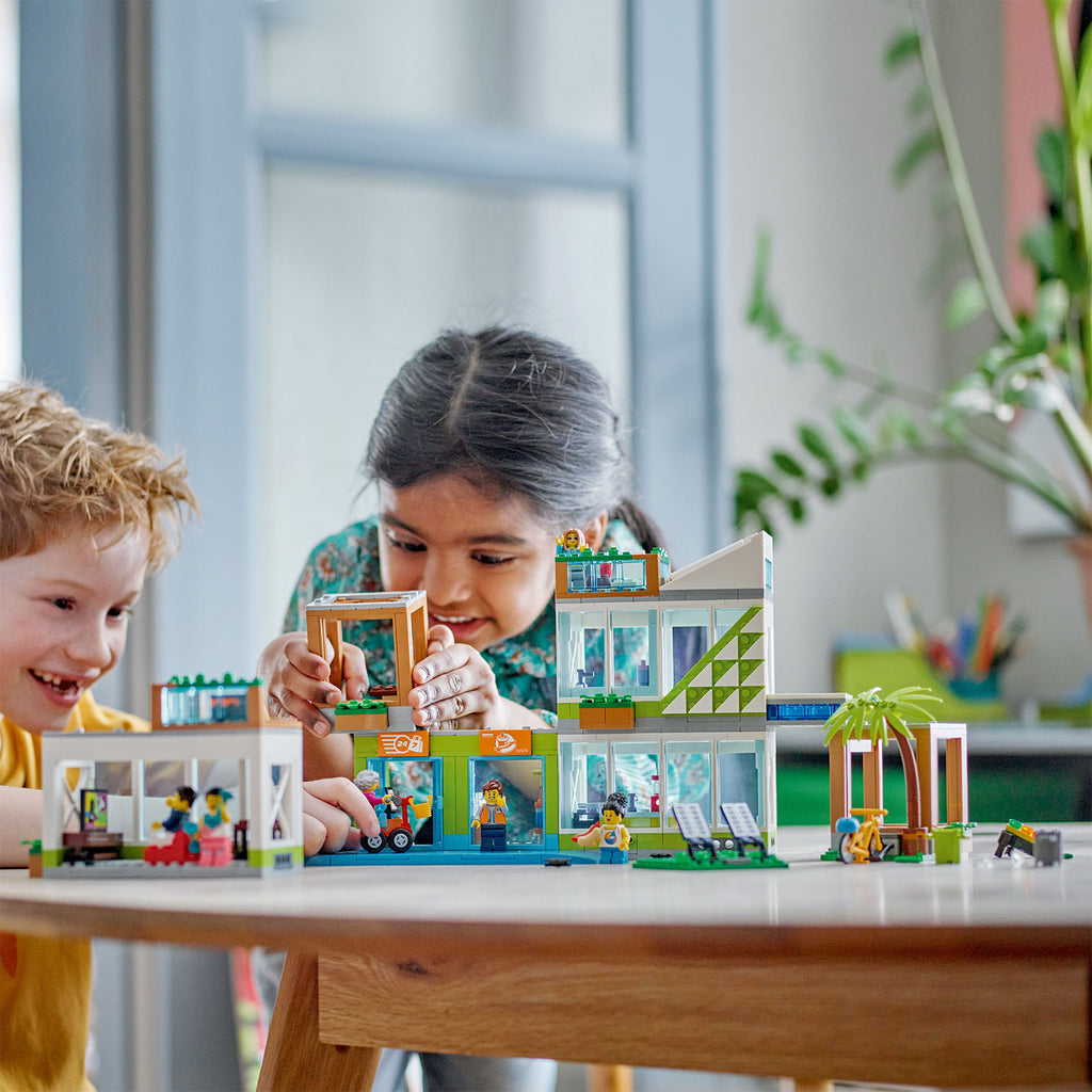 LEGO® City Apartment Building - Bộ Lắp Ráp Chung Cư Thành Phố - LEGO 60365 - Hình ảnh bổ sung 4
