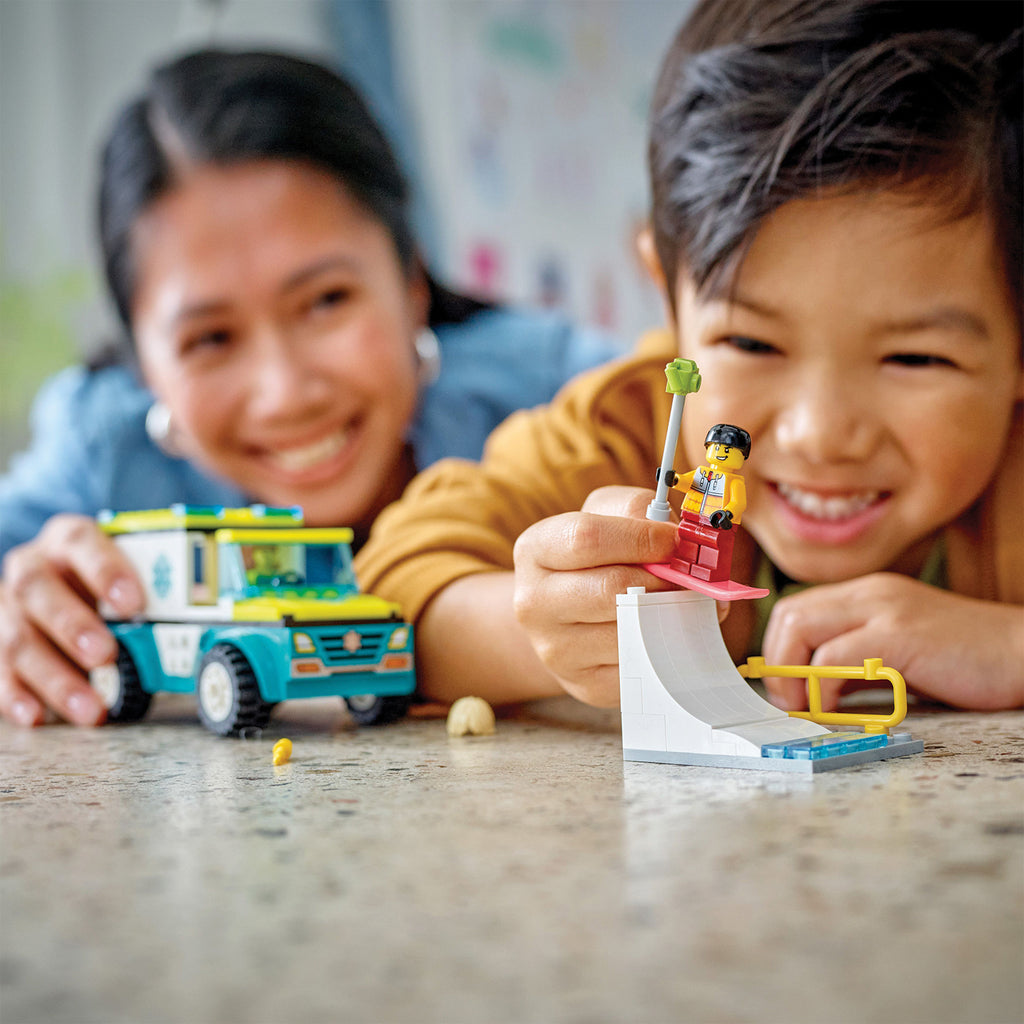 LEGO® City Emergency Ambulance and Snowboarder - Xe Cấp Cứu Và Người Trượt Tuyết - LEGO 60403 - Hình ảnh bổ sung 4