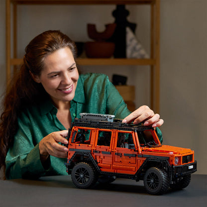 LEGO® Technic™ Mercedes-Benz G 500 PROFESSIONAL Line - Mô Hình Xe Địa Hình Lắp Ráp Mercedes-Benz G-Class - Hình ảnh bổ sung 4
