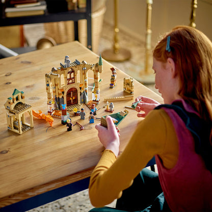 LEGO® Harry Potter™ Hogwarts™: Room of Requirement Bộ Đồ Chơi Lắp Ráp Phòng Yêu Cầu LEGO 76413 - Hình ảnh bổ sung 4