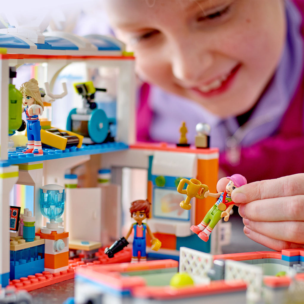 LEGO® Friends™ Sports Center - Trung Tâm Thể Thao Đa Năng - LEGO 41744 - Góc nhìn khác 3