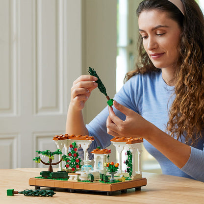 LEGO® ICONS™ Fountain Garden - Bộ Lắp Ráp Khu Vườn Đài Phun Nước - LEGO 10359 - Góc nhìn khác 3