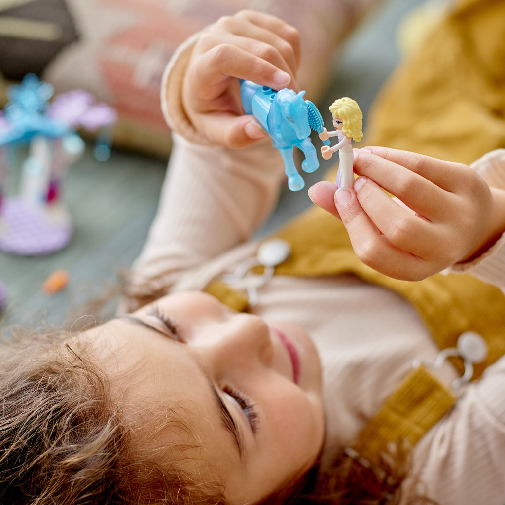 LEGO® Disney™ Elsa and the Nokk’s Ice Stable - Đồ chơi lắp ráp Chuồng Ngựa Băng của Elsa - LEGO 43209 - Hình ảnh bổ sung 4