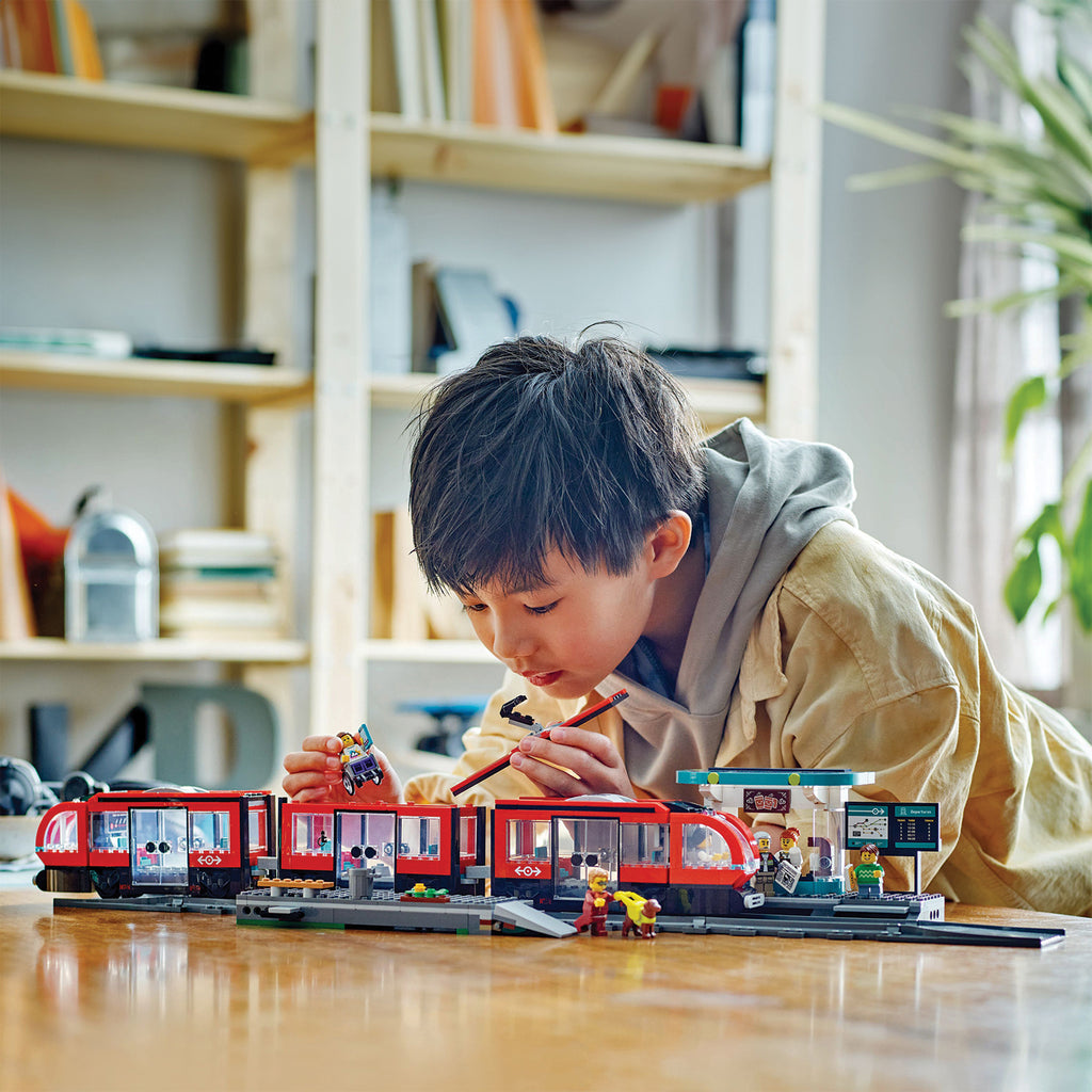 LEGO® City Downtown Tram and Station - Xe Điện Và Nhà Ga Trung Tâm - LEGO 60423 - Hình ảnh bổ sung 4