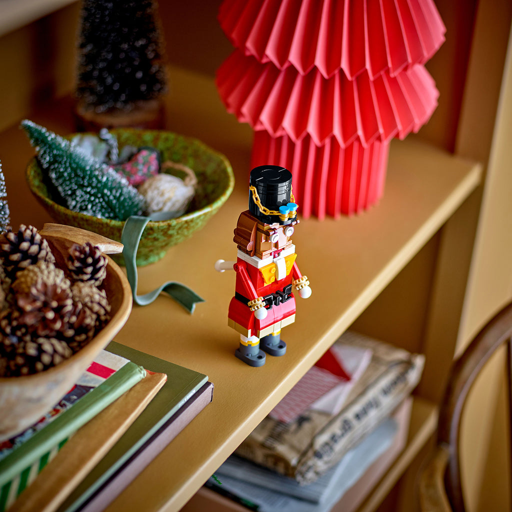 LEGO® Nutcracker - Mô hình Lính Kẹp Hạt Dẻ Giáng Sinh - LEGO 40640 - Hình ảnh bổ sung 4