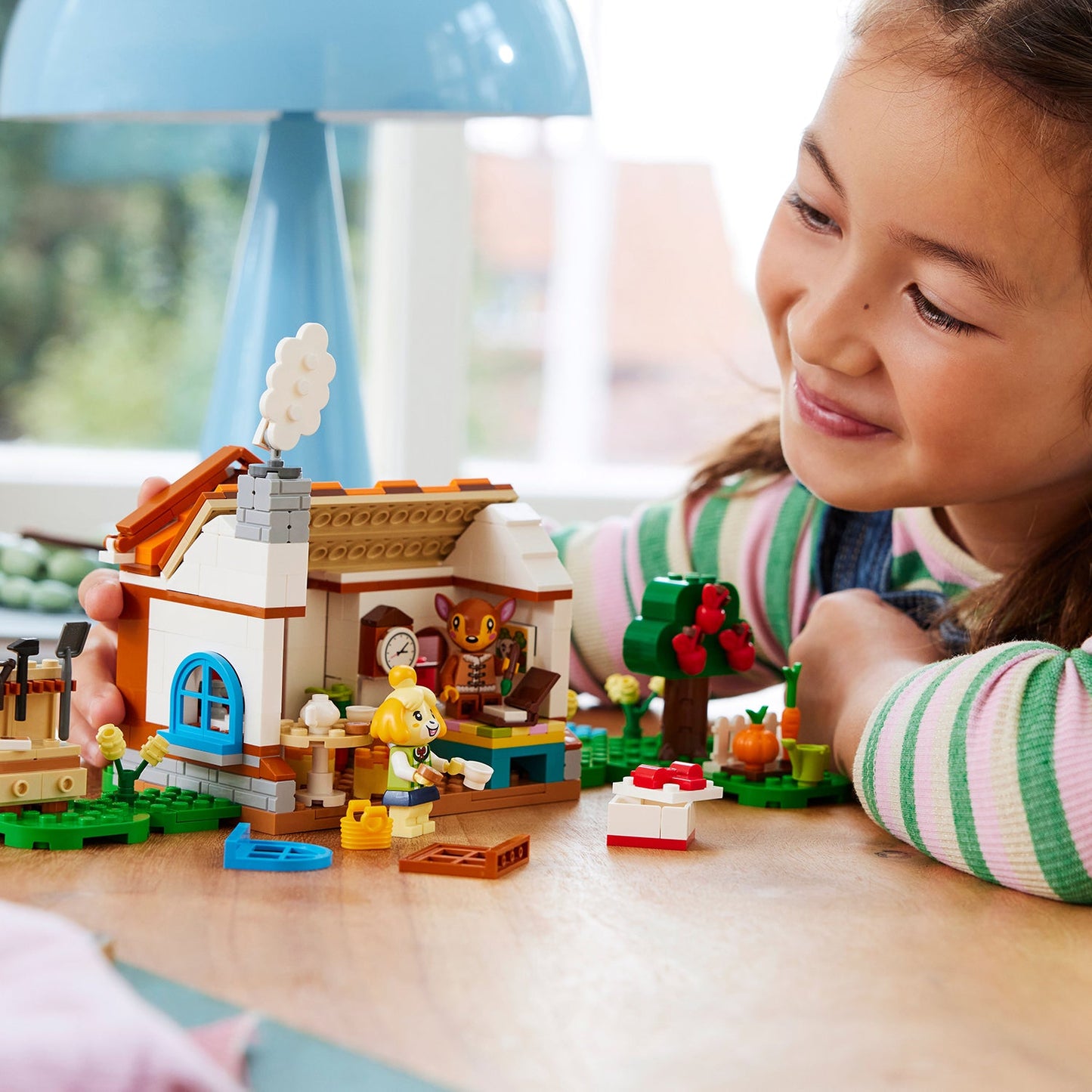 LEGO® Animal Crossing™ Isabelle's House Visit - Bộ Đồ Chơi Lắp Ráp Ngôi Nhà Của Isabelle - LEGO 77049 - Góc nhìn khác 3