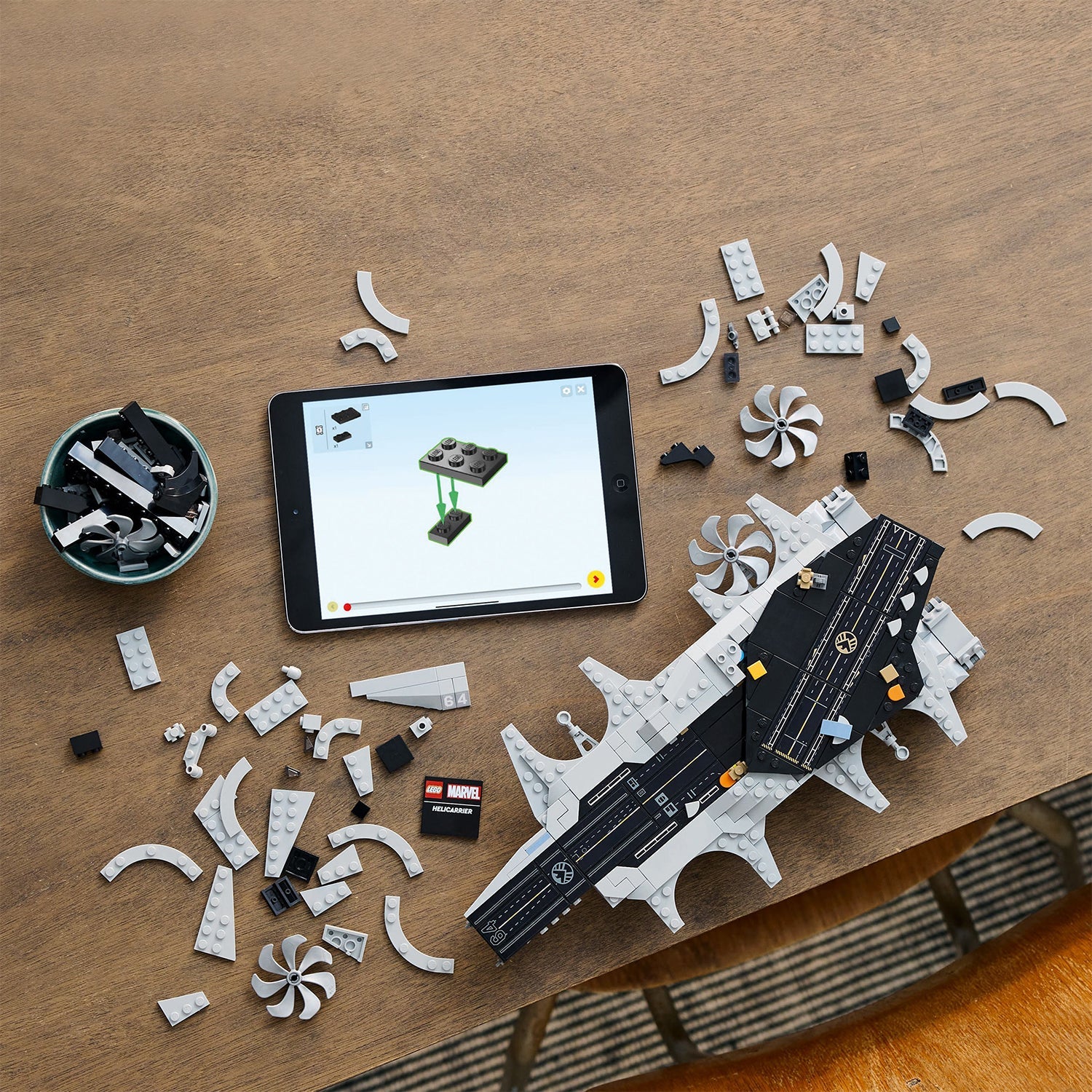 LEGO® Marvel The Avengers Helicarrier - Mô hình Phi cơ Biệt đội Siêu anh hùng Marvel (76295) - Hình ảnh bổ sung 5