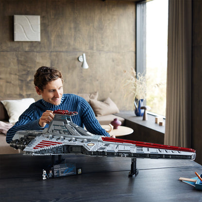 LEGO® Star Wars™ Venator-Class Republic Attack Cruiser - Ultimate Collector Series - Bộ Lắp Ráp Tàu Tuần Dương Tấn Công LEGO 75367 - Góc nhìn khác 3