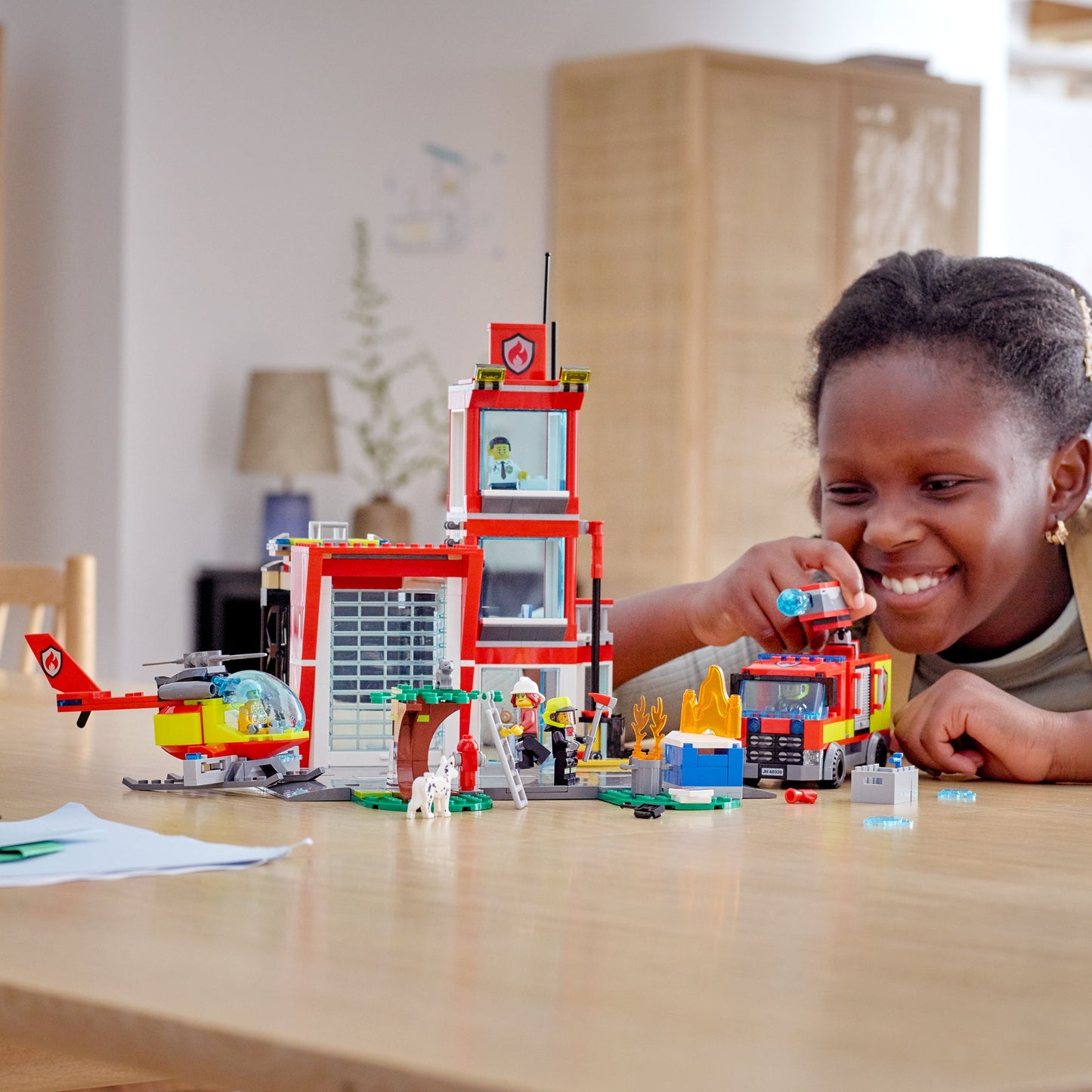 LEGO® City Fire Station - Đồ Chơi Lắp Ráp Trạm Cứu Hỏa 3 Tầng - LEGO 60320 - Hình ảnh bổ sung 4