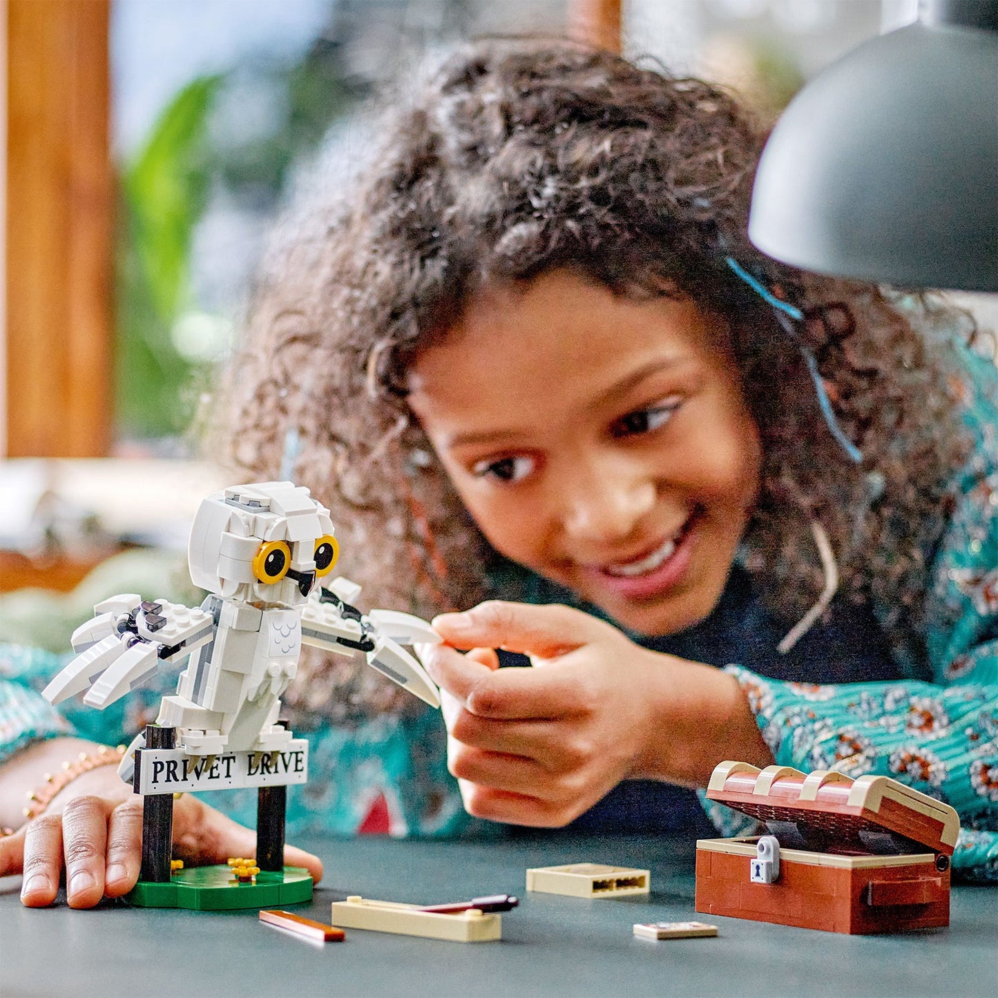 LEGO® Harry Potter™ Hedwig™ at 4 Privet Drive - Mô hình lắp ráp Cú Hedwig 76425 - LEGO - Hình ảnh bổ sung 4