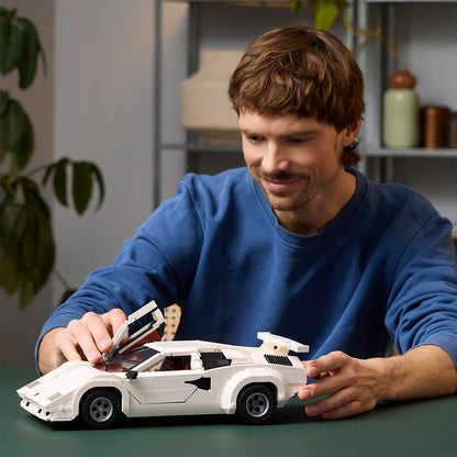LEGO® ICONS™ Lamborghini Countach 5000 Quattrovalvole - Mô hình lắp ráp siêu xe cao cấp 10337 - Góc nhìn khác 3
