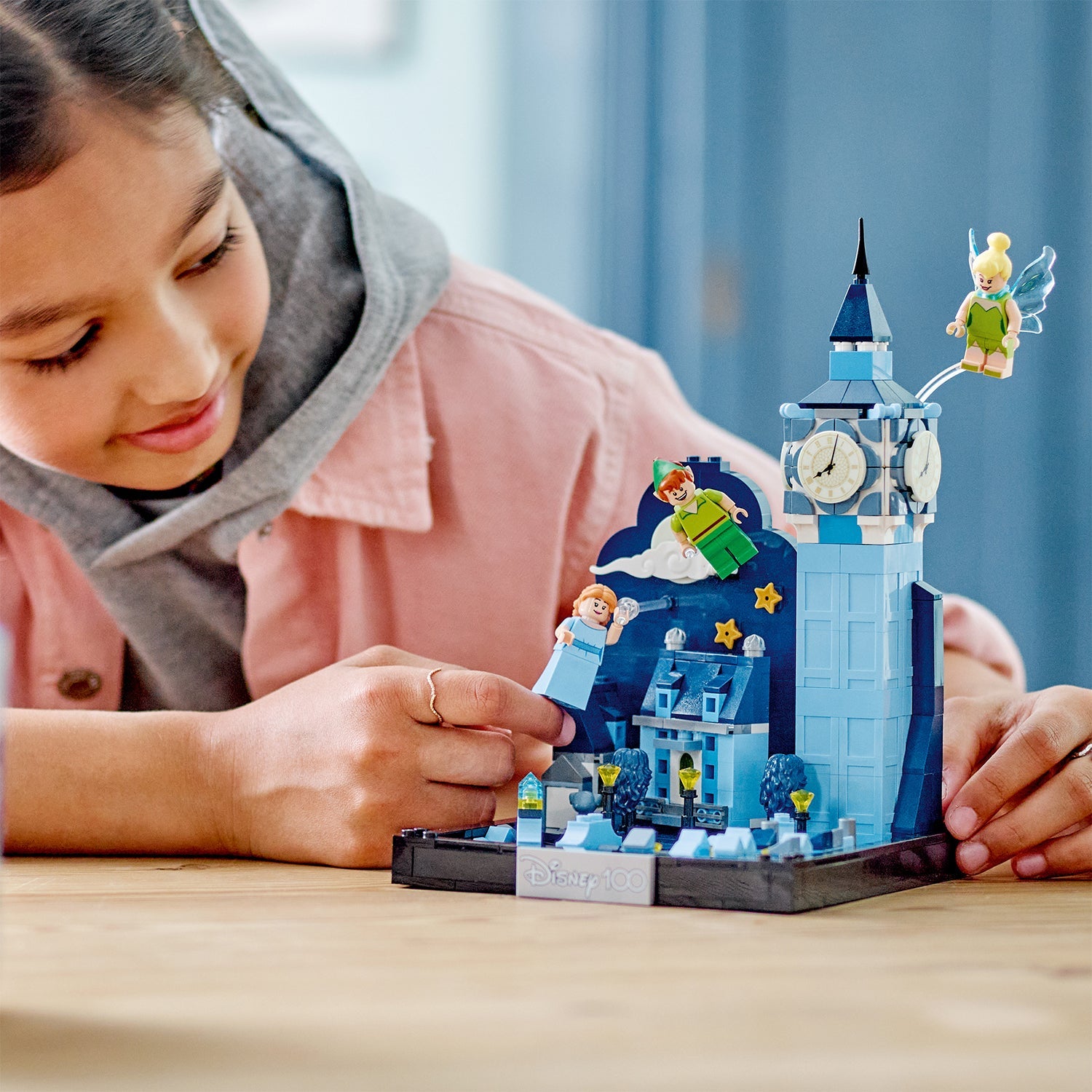 LEGO® Disney™ Peter Pan & Wendy's Flight over London - Mô hình Diorama kỷ niệm 100 năm - 43232 - Hình ảnh bổ sung 4