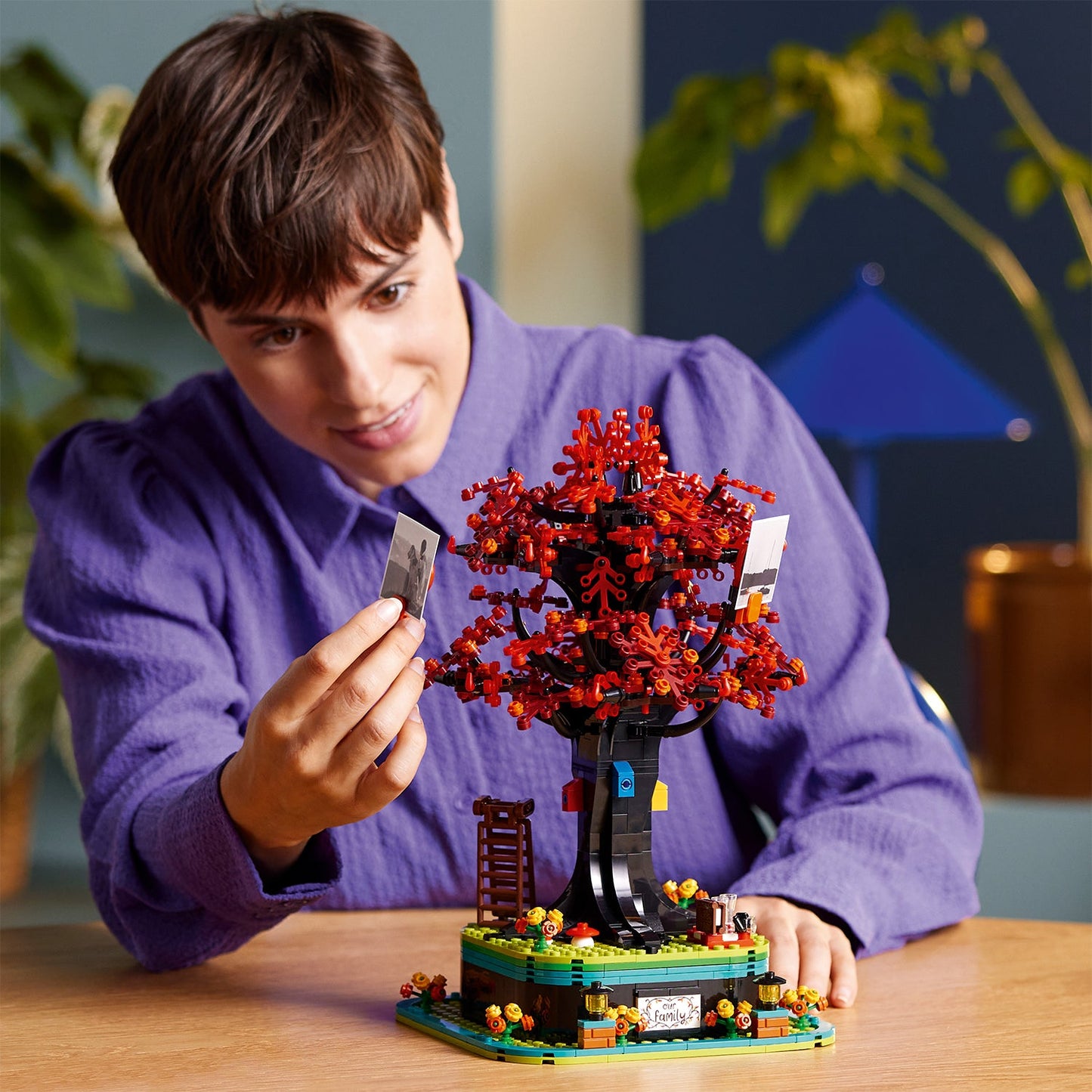 LEGO® Ideas Family Tree (21346) - Bộ Lắp Ráp Cây Phả Hệ Trang Trí Nhà Cửa - LEGO - Hình ảnh bổ sung 4