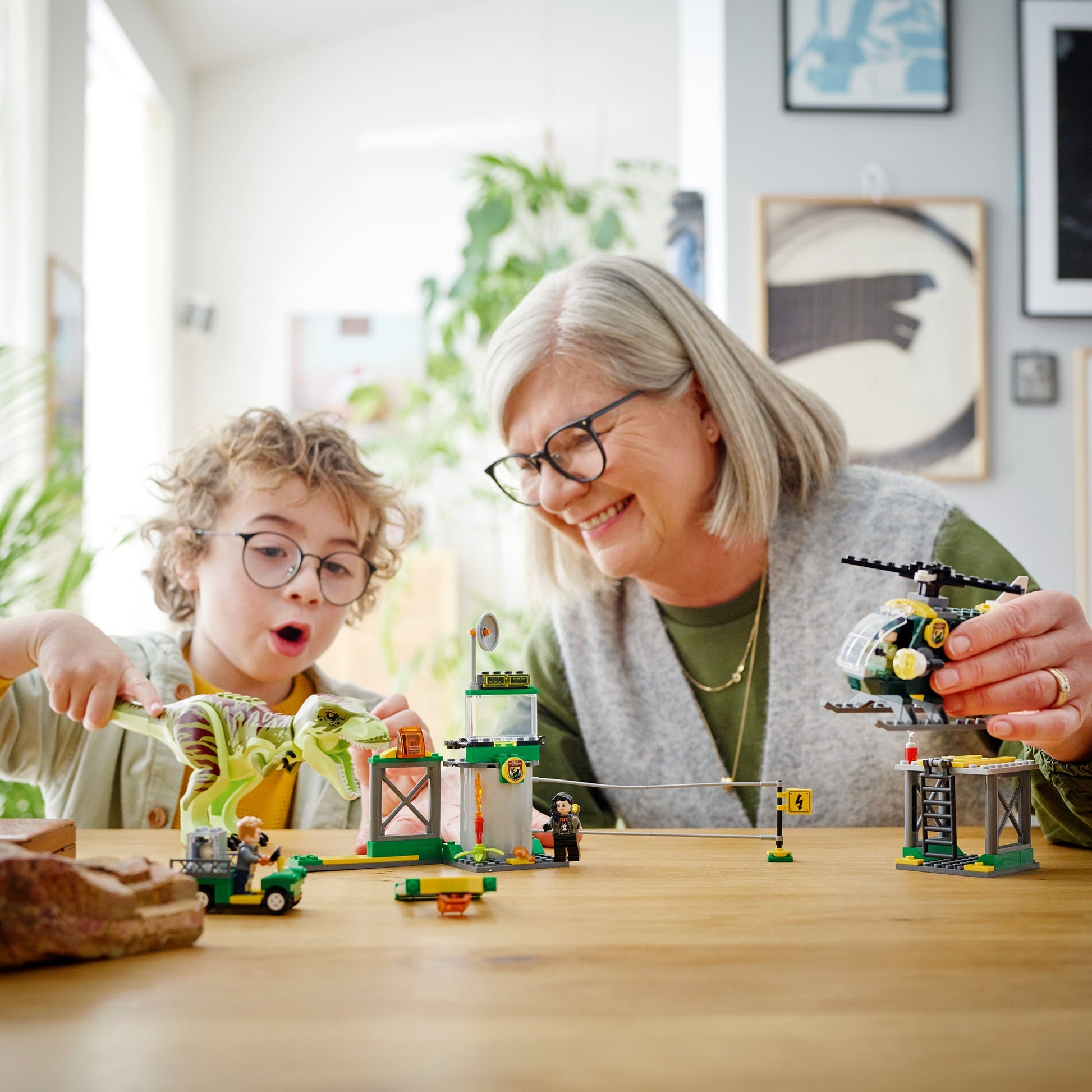 LEGO® Jurassic World T. rex Dinosaur Breakout - Đồ Chơi Lắp Ráp Khủng Long T-Rex LEGO 76944 - Góc nhìn khác 3