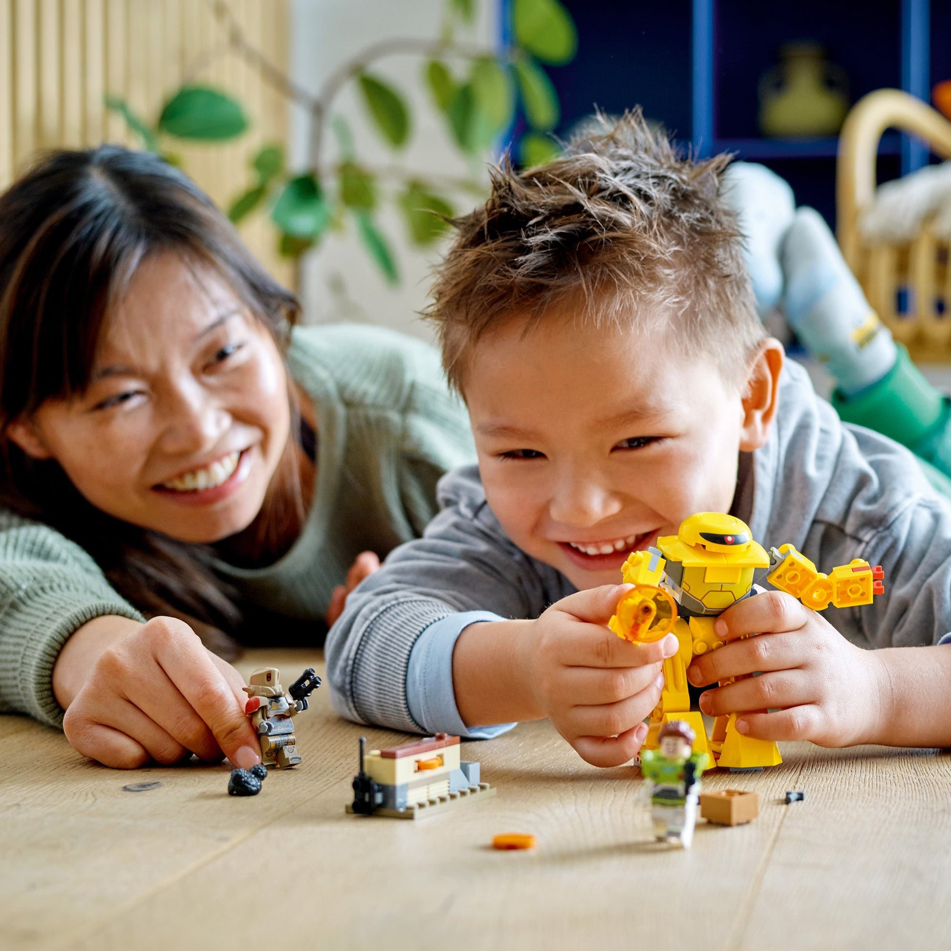 LEGO® Disney™ & Pixar's Lightyear Zyclops Chase Đồ Chơi Lắp Ráp Robot Mech 76830 - Góc nhìn khác 3