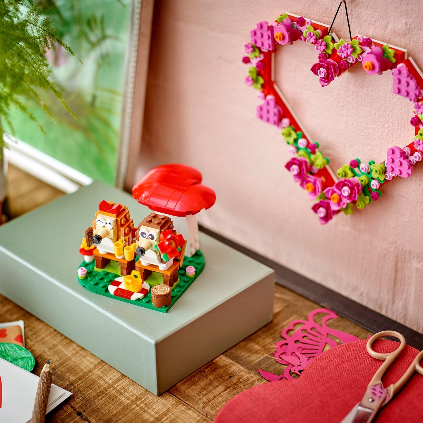 LEGO® Hedgehog Picnic Date - Bộ Lắp Ráp Mô Hình Nhím Đi Dã Ngoại - LEGO 40711 - Hình ảnh bổ sung 4