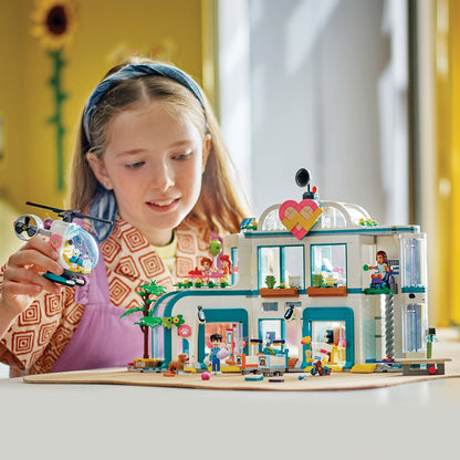 LEGO® Friends™ Heartlake City Hospital - Đồ chơi lắp ráp Bệnh viện Thành phố Heartlake - LEGO 42621 - Hình ảnh bổ sung 4