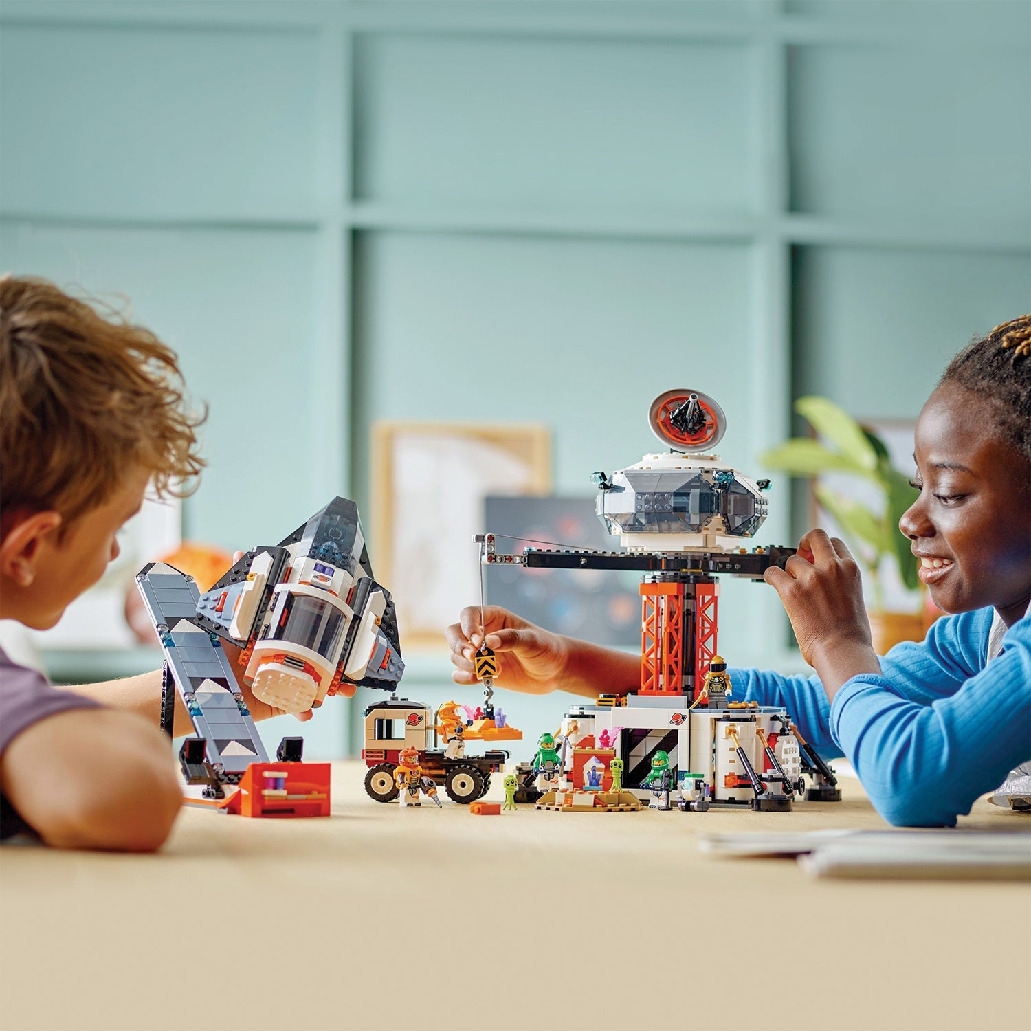 LEGO® City Space Base and Rocket Launchpad - Bộ Lắp Ráp Căn Cứ Không Gian - LEGO 60434 - Hình ảnh bổ sung 4