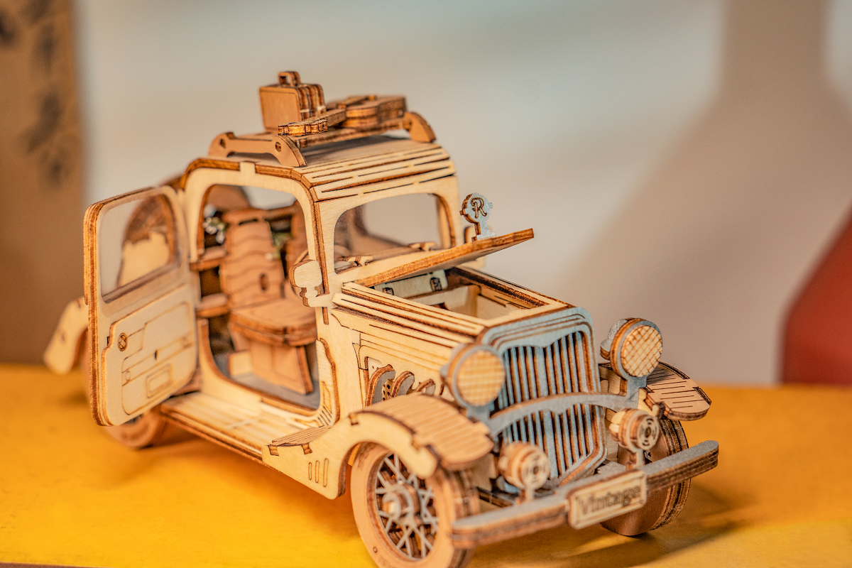 Rolife Modern 3D Wooden Puzzle - Vintage Car TG504 - Mô hình lắp ráp gỗ 3D xe hơi cổ điển - Rolife