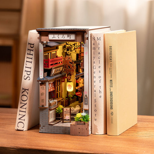 Rolife Book Nook Shelf Insert - Sakura Wine Alley TGB11 - Mô hình gỗ 3D tự lắp ráp - Rolife