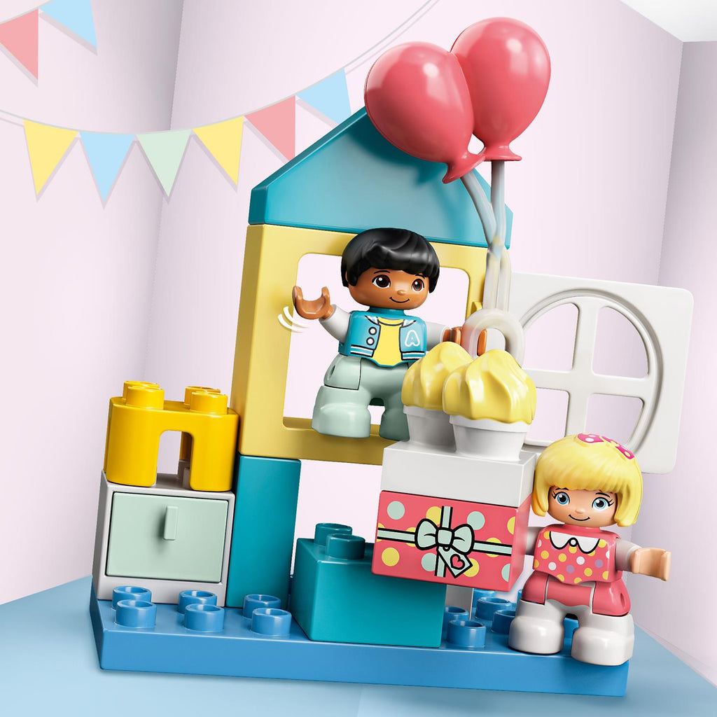 LEGO® DUPLO® Playroom Bộ Đồ Chơi Phòng Chơi Sáng Tạo LEGO 10925 - Góc nhìn khác 3