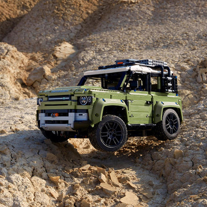 LEGO® Technic™ Land Rover Defender - Mô hình lắp ráp xe địa hình cao cấp - LEGO 42110
