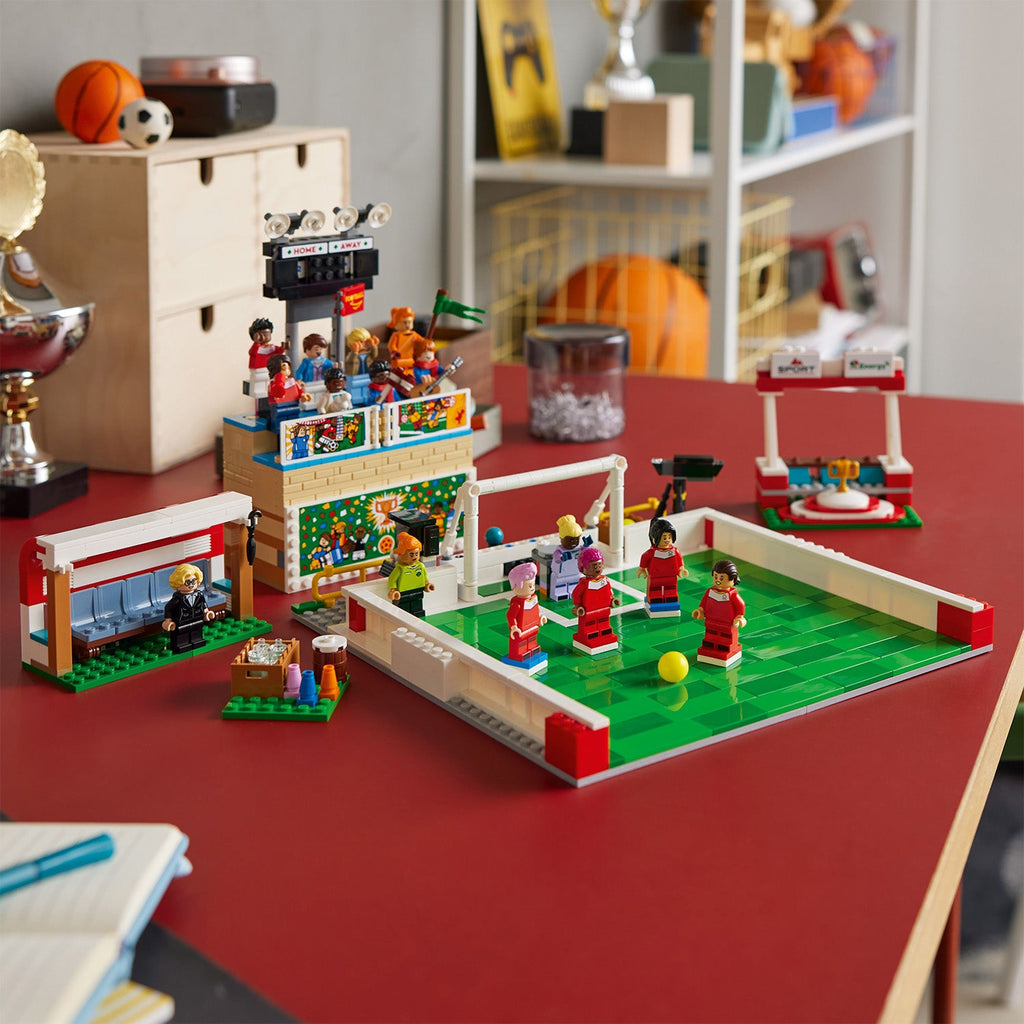 LEGO® Icons of Play - Bộ Lắp Ráp Sân Bóng Đá Thể Thao - LEGO 40634 - Góc nhìn khác 3