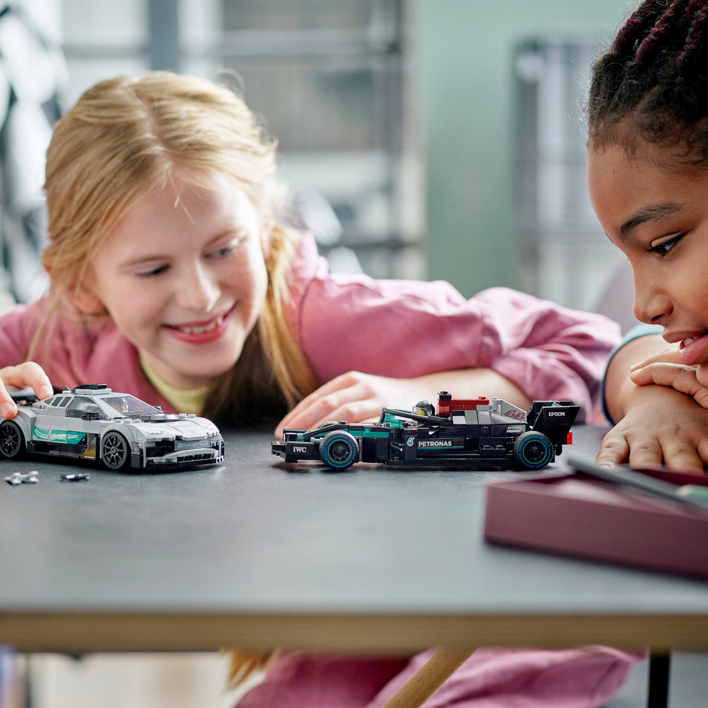 LEGO® Speed Champions Mercedes-AMG F1 W12 E Performance & Mercedes-AMG Project One - Bộ Lắp Ráp Xe Đua Siêu Xe Mercedes 76909 - Hình ảnh bổ sung 5