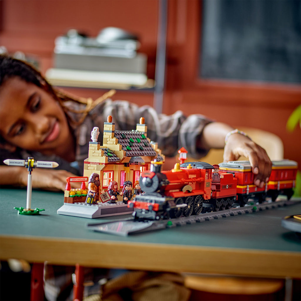 LEGO® Harry Potter™ Hogwarts Express™ & Hogsmeade™ Station - Đồ Chơi Lắp Ráp Tàu Hỏa Và Nhà Ga LEGO 76423 - Hình ảnh bổ sung 5