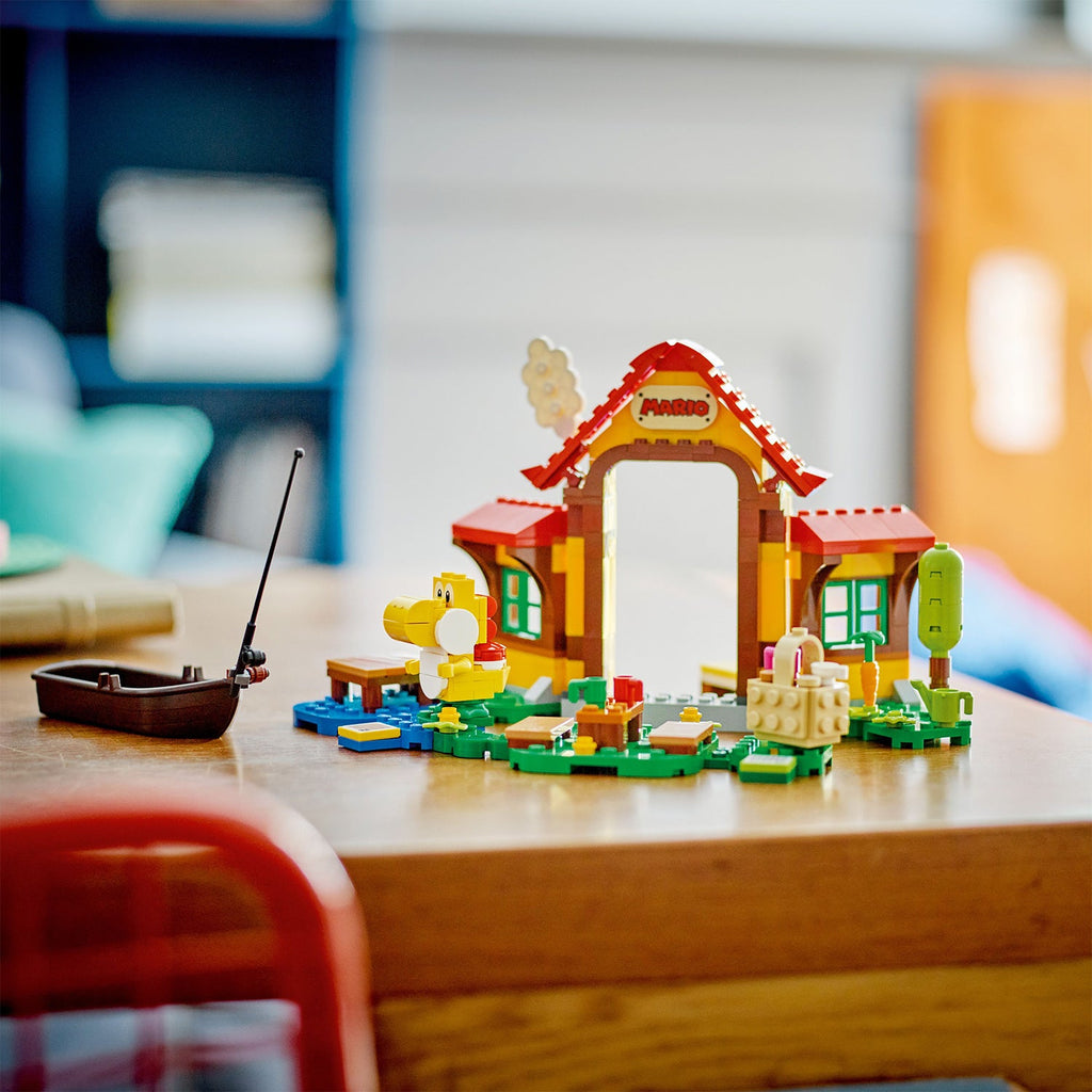 LEGO® Super Mario™ Picnic at Marios House Expansion Set - Bộ Đồ Chơi Mở Rộng Nhà Của Mario - LEGO 71422 - Góc nhìn khác 3