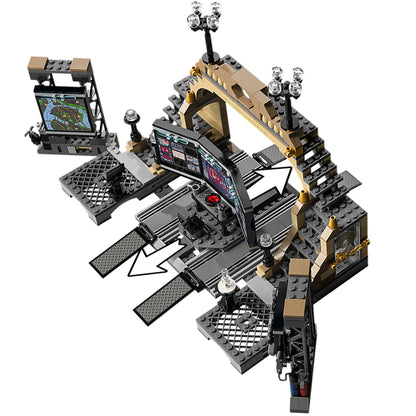 LEGO® DC Batman™ Batcave™: The Riddler™ Face-off - Bộ Đồ Chơi Lắp Ráp Hang Dơi LEGO 76183 - Hình ảnh bổ sung 14